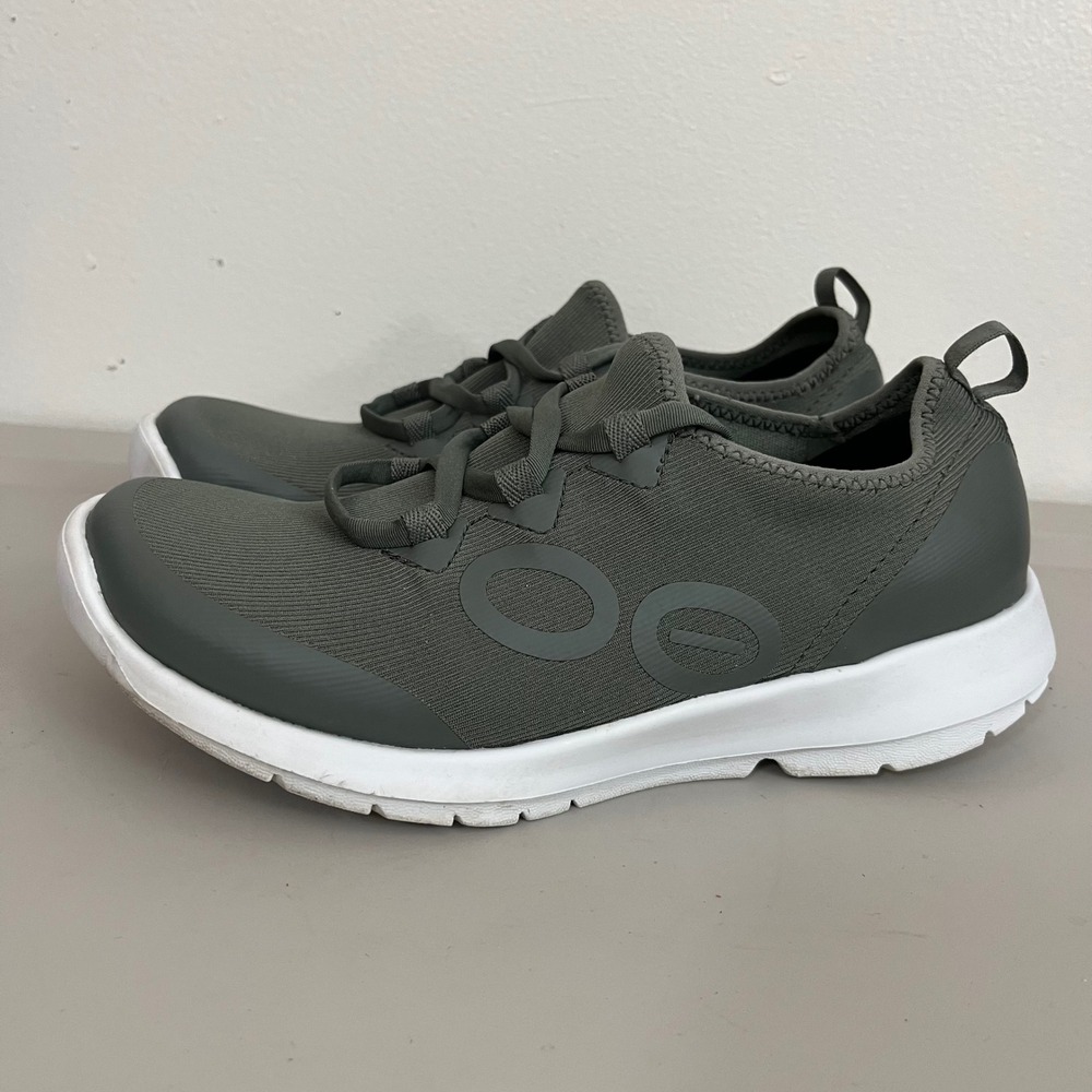 OOFOS OOmg Low Shoe Women Size 8 Gray Recovery Walking Comfort Sneakers